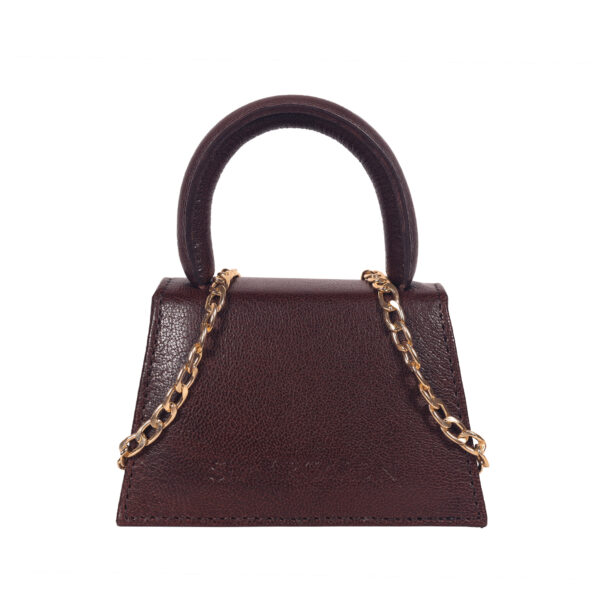 italian leather bags online - pamper yourself and treat yourself with genuine handmade leather none other comes near to for many miles - stitching and artisanship is remarkably and carefully done that it looks custom-made just for you
