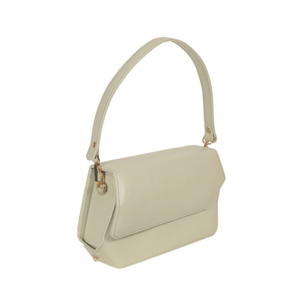 leather bag online shopping - mix it with trendy makeup and brighter colors to stand out as bold and confident woman