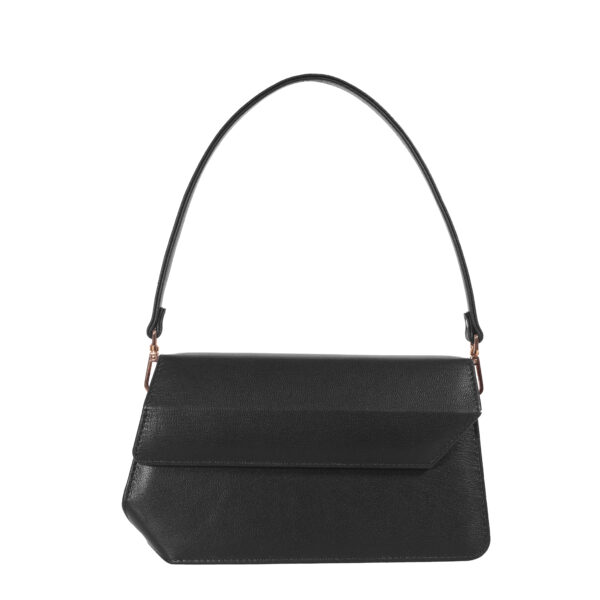 leather handbags dubai - rich, luxurious, fashion essential for the fashion aware
